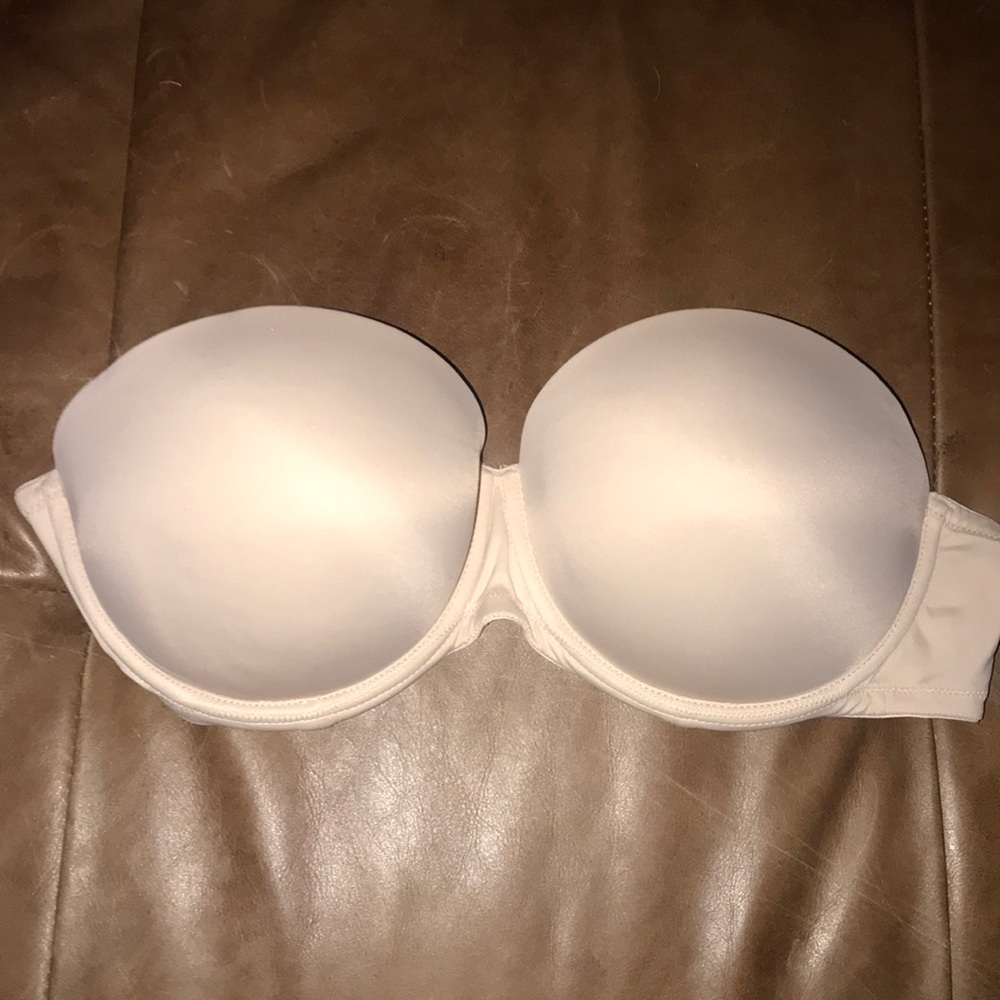 VS Strapless Wear Everywhere Bra